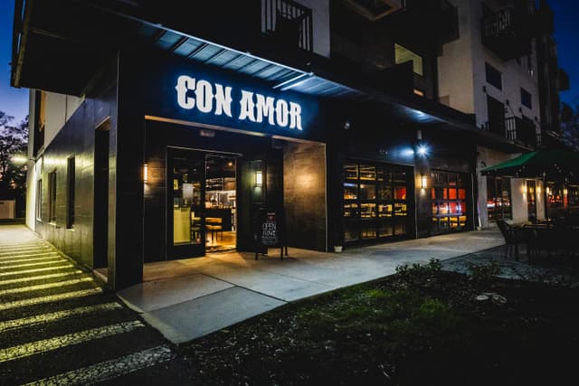 Storefront of Con Amor in Tampa Bay